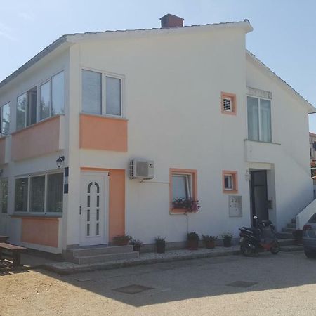 Guest House Dijana クルク エクステリア 写真