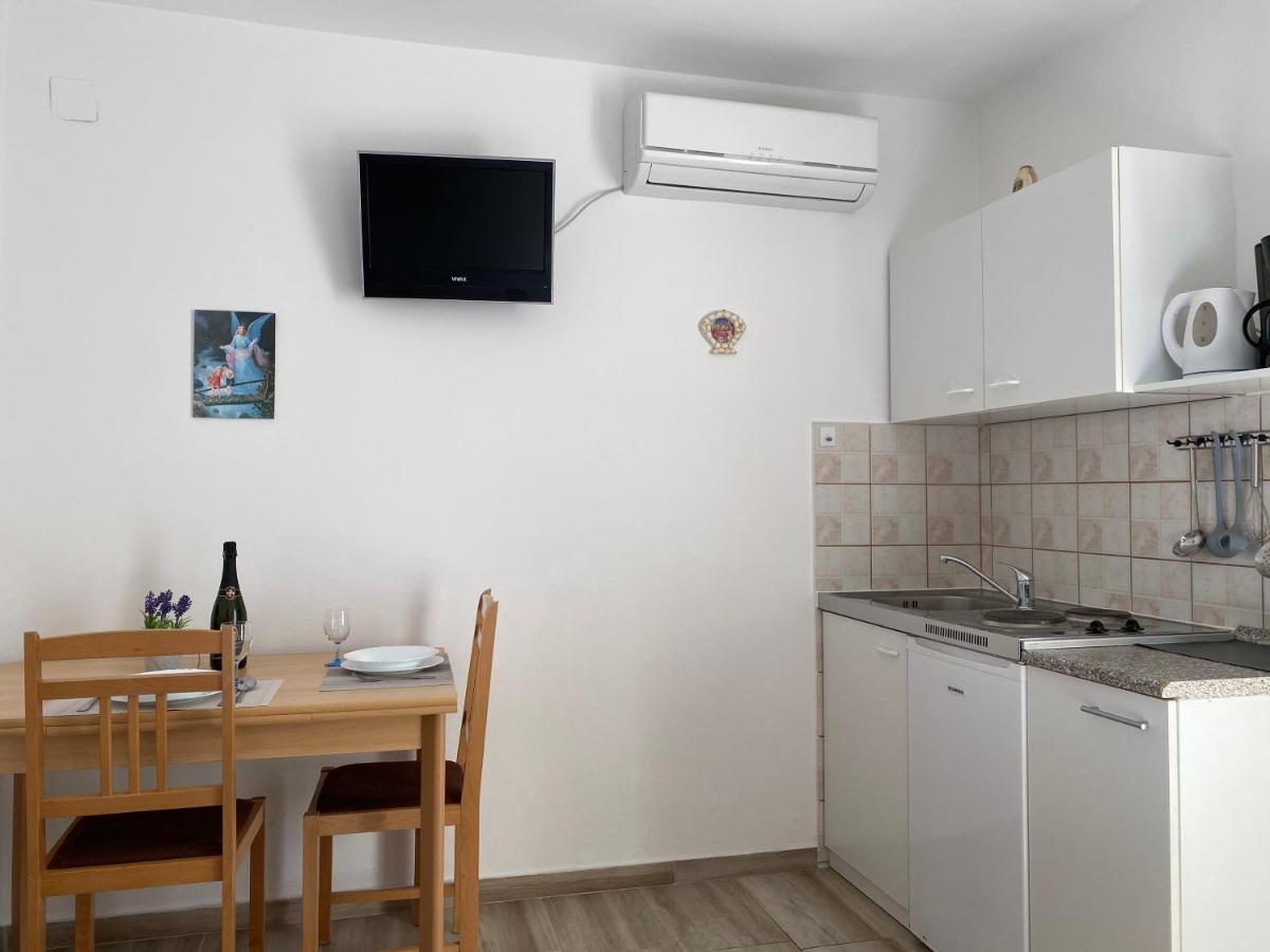 Guest House Dijana クルク エクステリア 写真