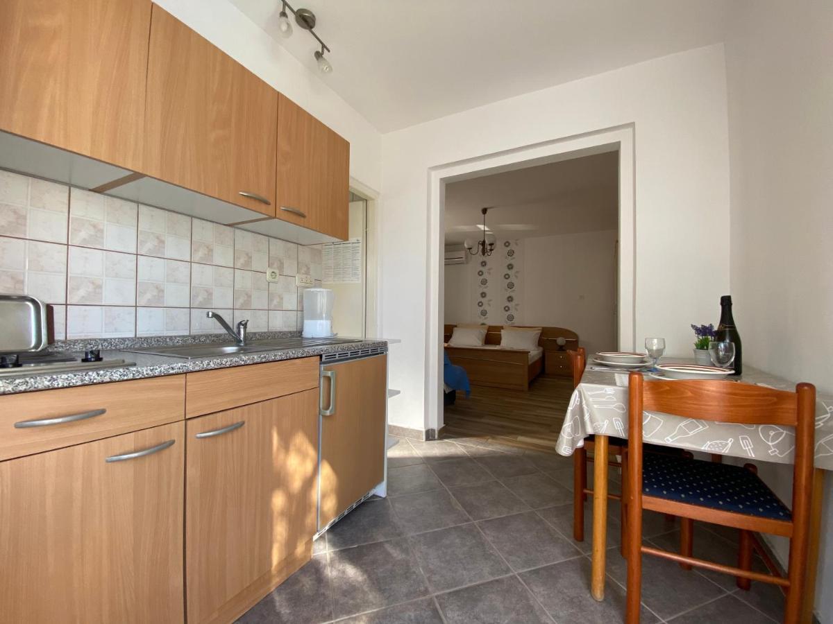 Guest House Dijana クルク エクステリア 写真