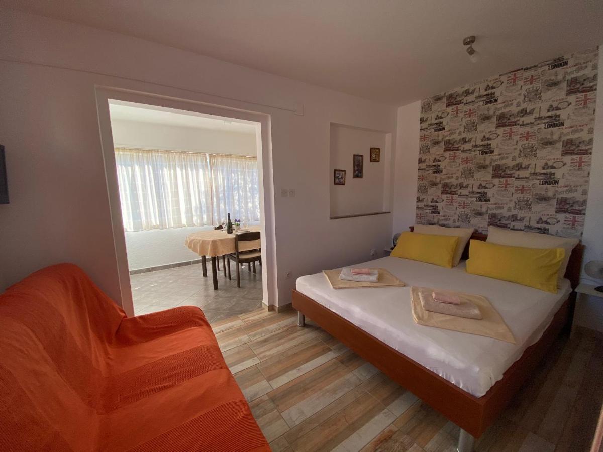 Guest House Dijana クルク エクステリア 写真