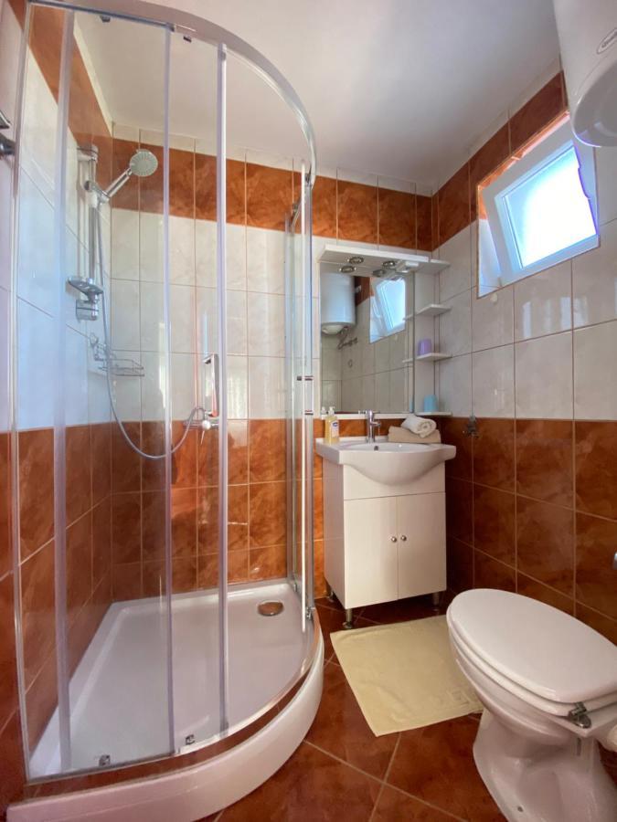 Guest House Dijana クルク エクステリア 写真
