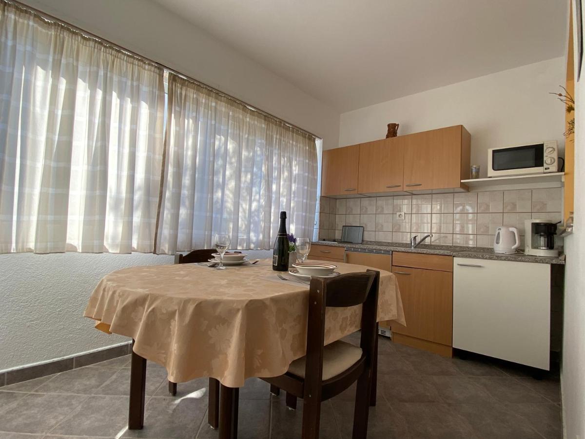 Guest House Dijana クルク エクステリア 写真