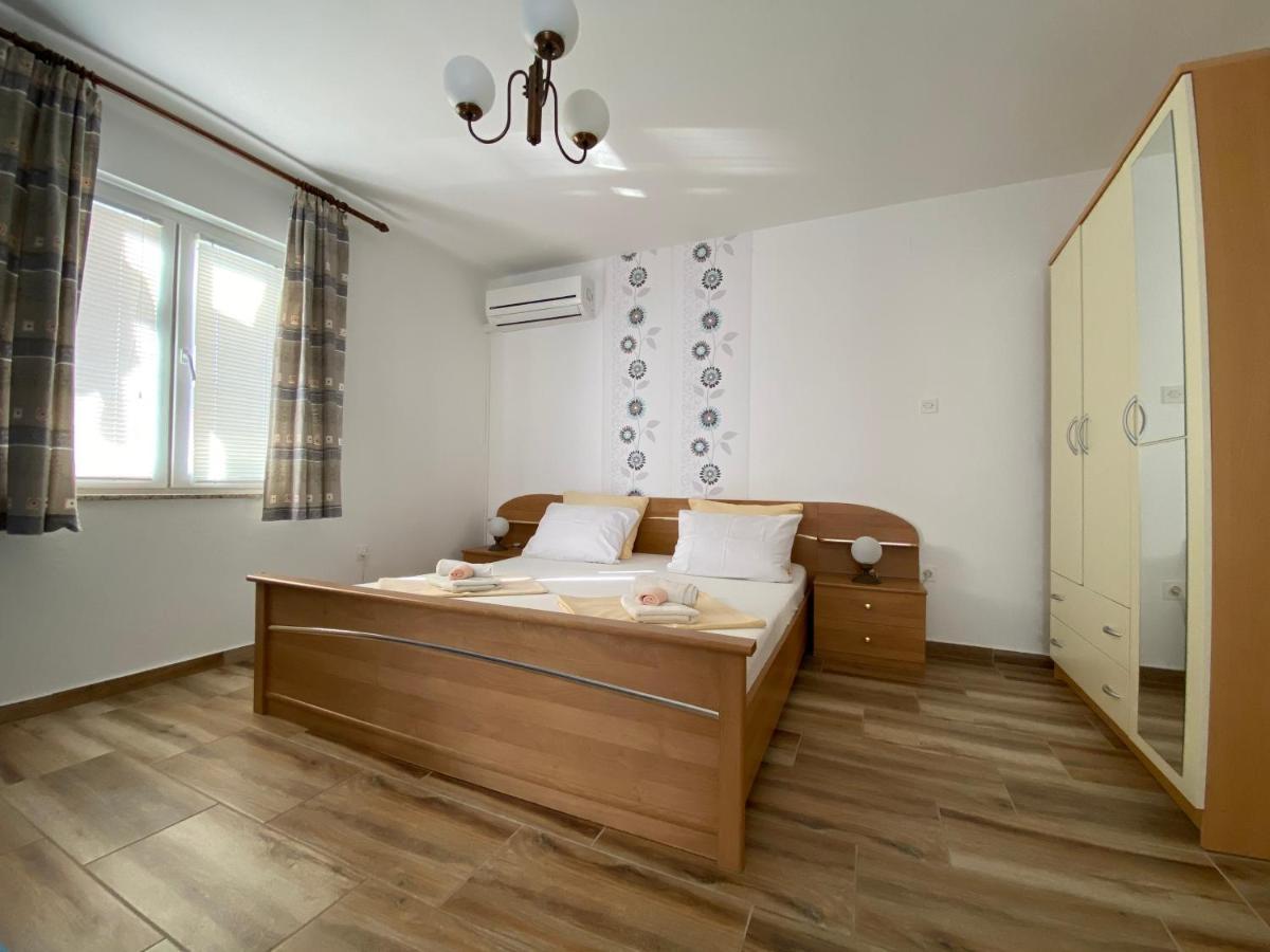 Guest House Dijana クルク エクステリア 写真