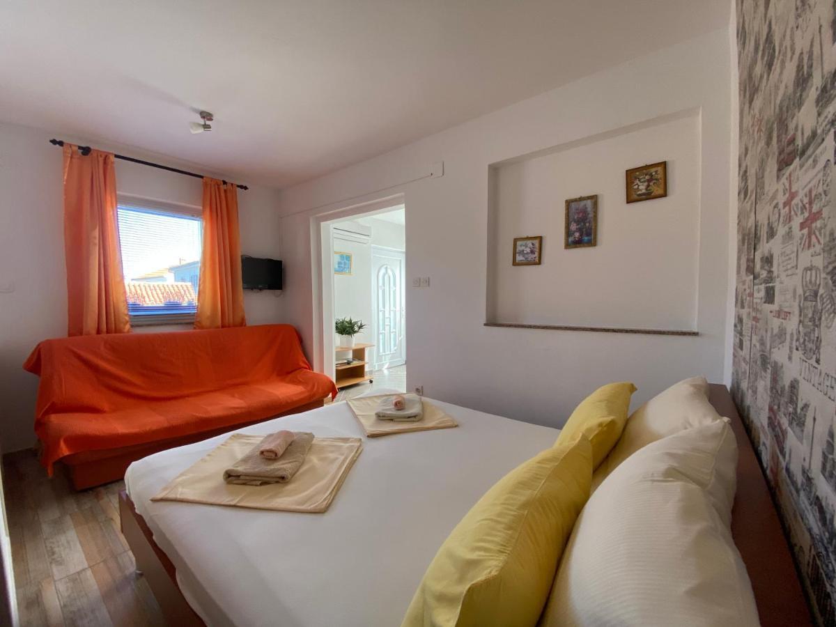 Guest House Dijana クルク エクステリア 写真
