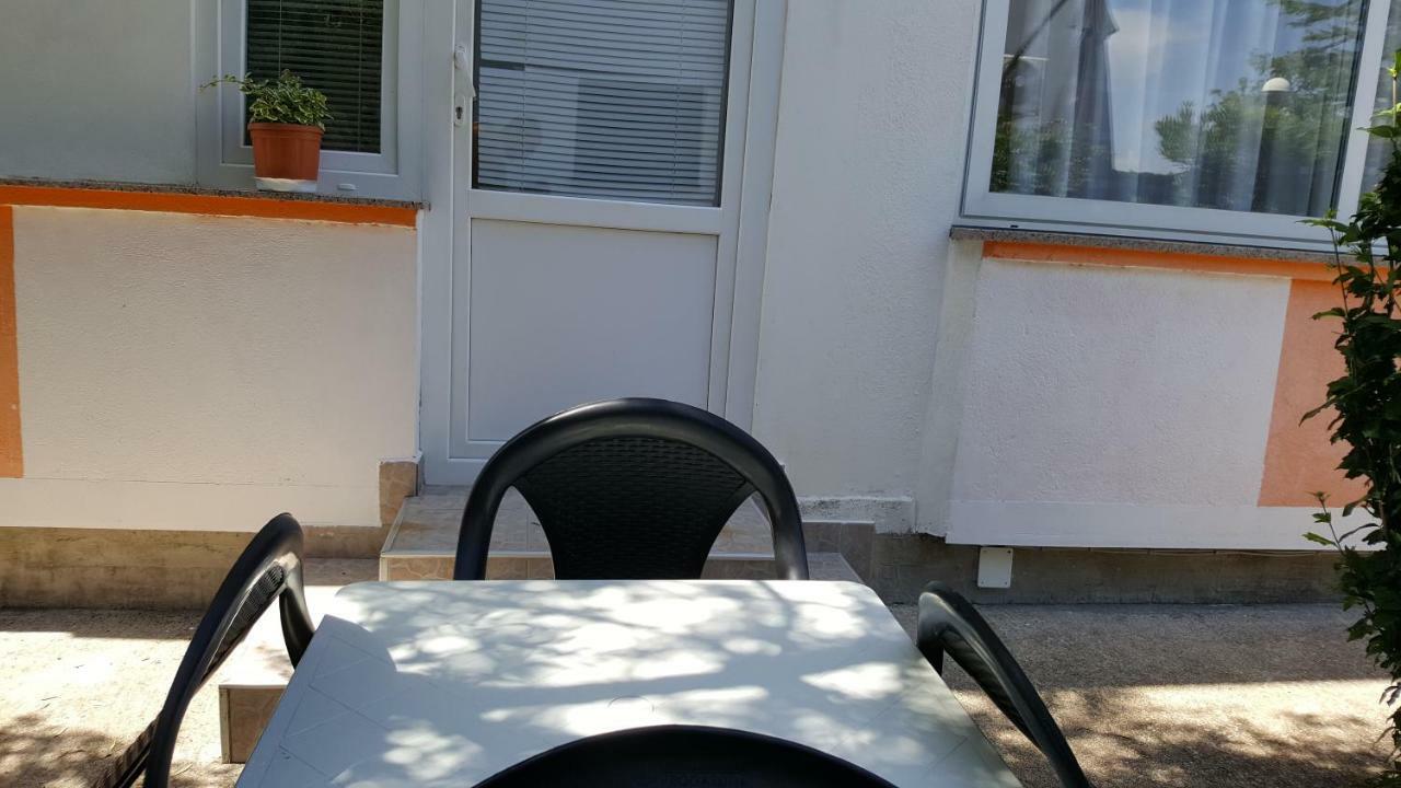 Guest House Dijana クルク エクステリア 写真