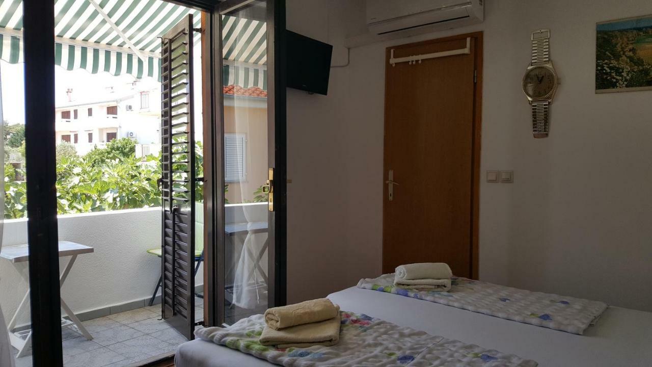 Guest House Dijana クルク エクステリア 写真